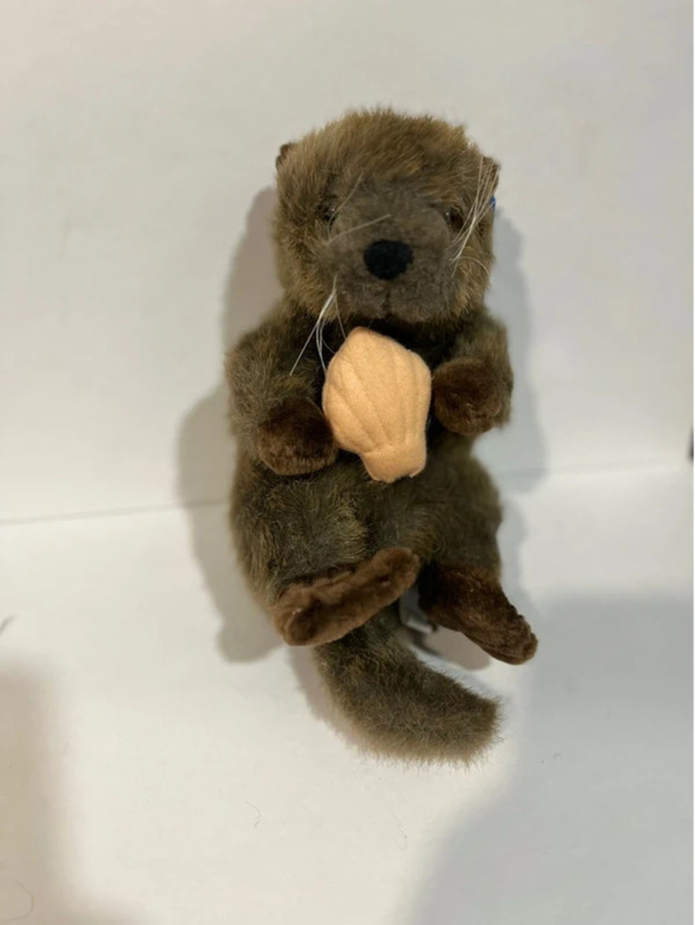 Sea World Sea Otter Holding Clam Brown Plush Stuffed Animal Soft